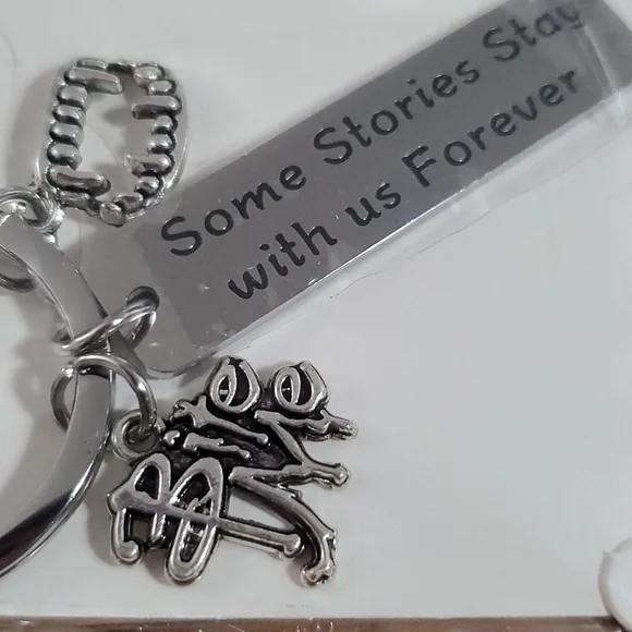 🎄5/$30🎄 Key Chain - Picture 2 of 2